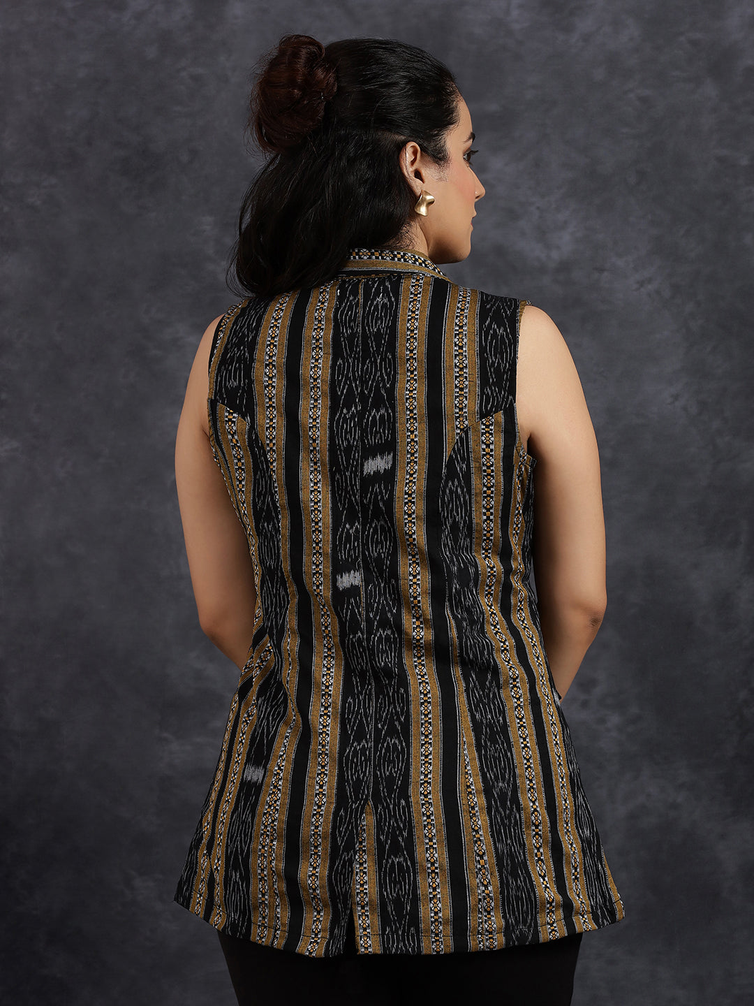 Sleeveless Black Cotton Vest Jacket